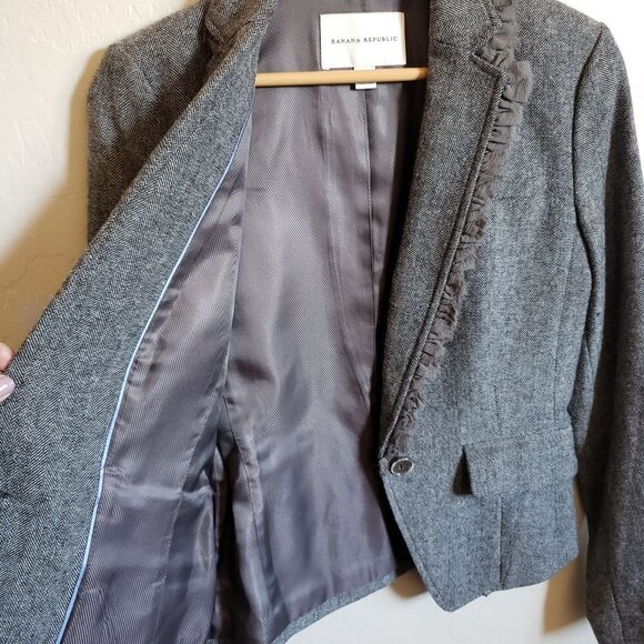 Banana Republic Tweed Wool Blend Blazer Jacket Ruffled Trim Grey Size Women's 4 - Picture 7 of 10